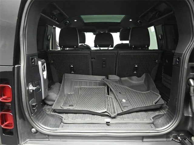 2022 Land Rover Defender 110 SE