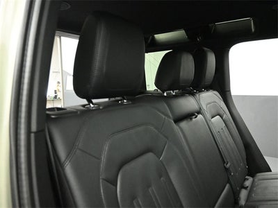 2022 Land Rover Defender 110 SE