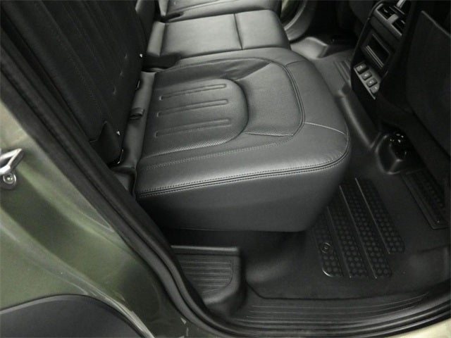 2022 Land Rover Defender 110 SE