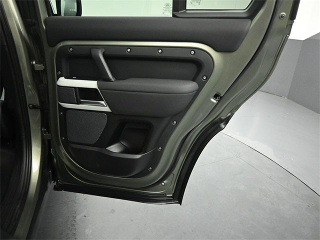 2022 Land Rover Defender 110 SE