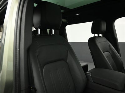 2022 Land Rover Defender 110 SE