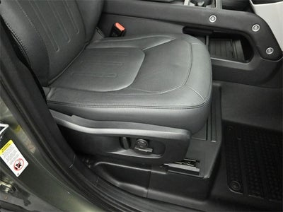 2022 Land Rover Defender 110 SE