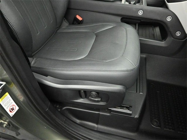 2022 Land Rover Defender 110 SE