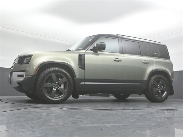 2022 Land Rover Defender 110 SE