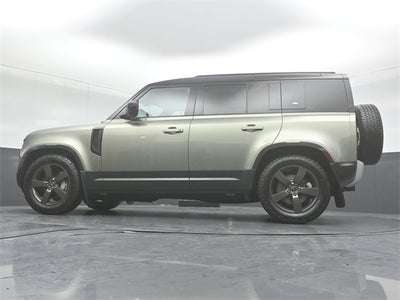 2022 Land Rover Defender 110 SE
