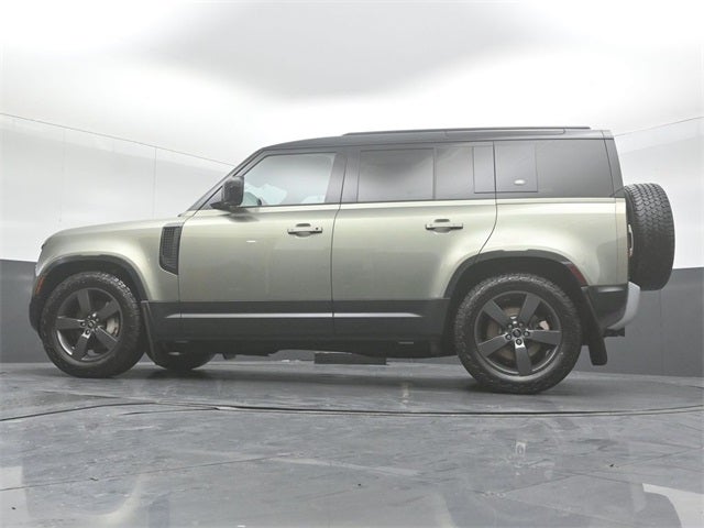 2022 Land Rover Defender 110 SE