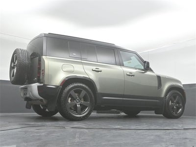 2022 Land Rover Defender 110 SE