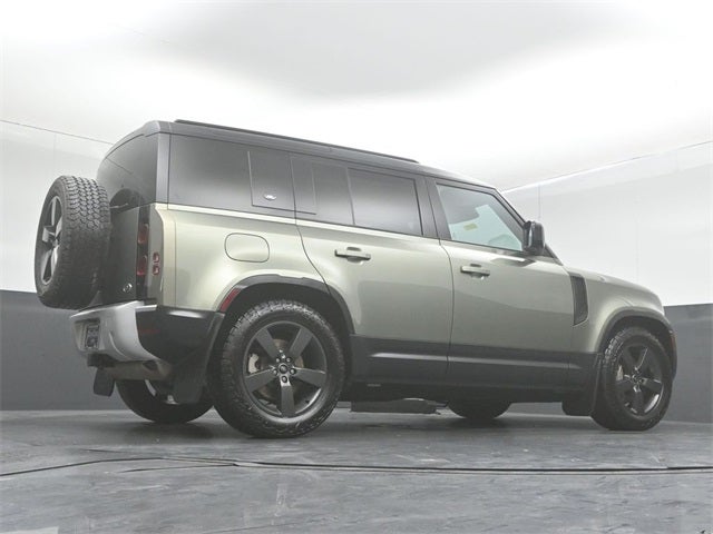 2022 Land Rover Defender 110 SE