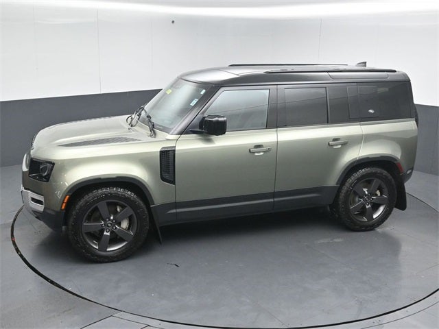 2022 Land Rover Defender 110 SE