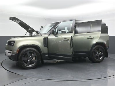 2022 Land Rover Defender 110 SE