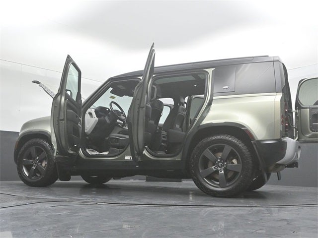 2022 Land Rover Defender 110 SE