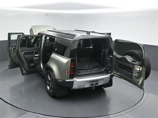 2022 Land Rover Defender 110 SE
