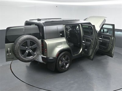 2022 Land Rover Defender 110 SE