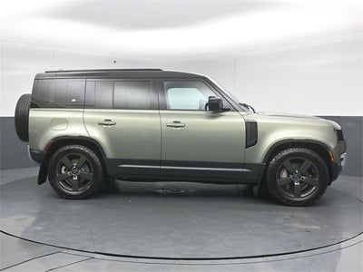 2022 Land Rover Defender 110 SE