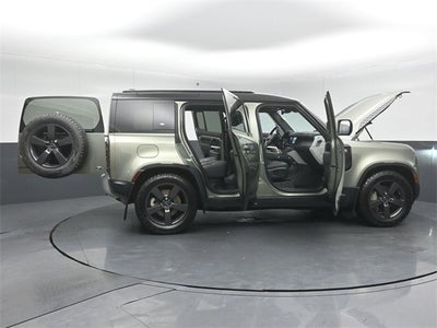 2022 Land Rover Defender 110 SE