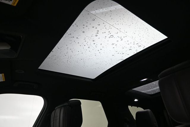 2024 Land Rover Discovery Metropolitan Edition