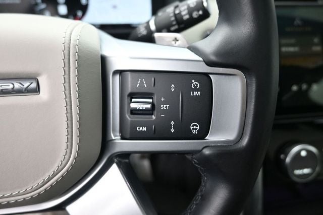 2024 Land Rover Discovery Metropolitan Edition