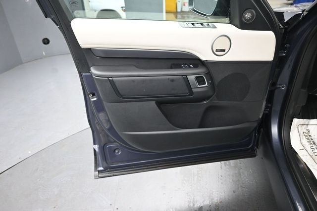 2024 Land Rover Discovery Metropolitan Edition