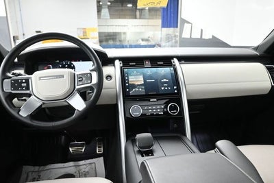 2024 Land Rover Discovery Metropolitan Edition