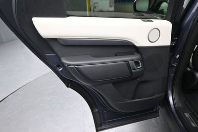 2024 Land Rover Discovery Metropolitan Edition