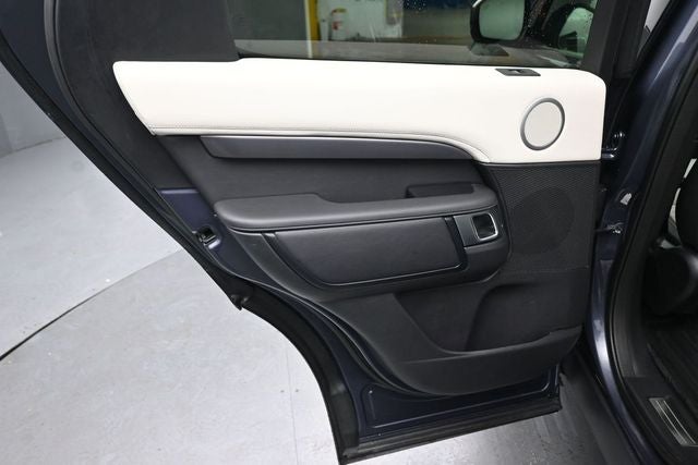 2024 Land Rover Discovery Metropolitan Edition