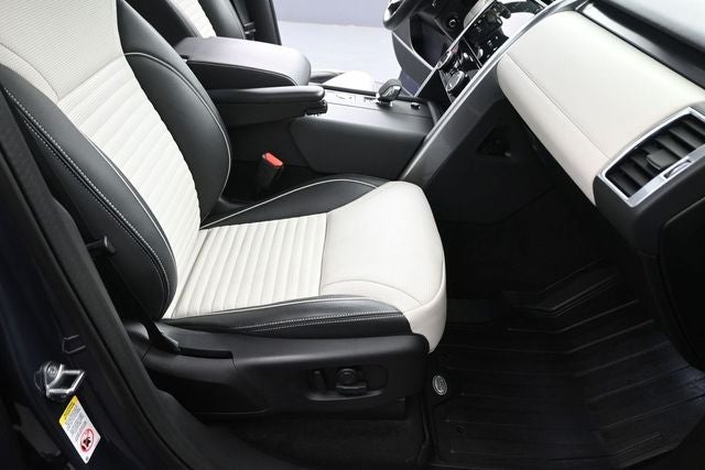 2024 Land Rover Discovery Metropolitan Edition