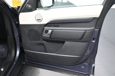 2024 Land Rover Discovery Metropolitan Edition