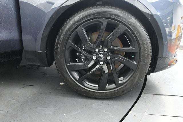 2024 Land Rover Discovery Metropolitan Edition