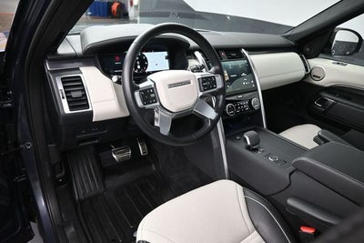 2024 Land Rover Discovery Metropolitan Edition
