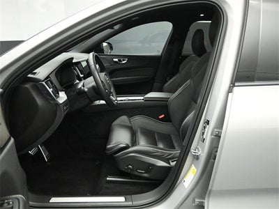 2022 Volvo XC60 Recharge Plug-In Hybrid T8 R-Design