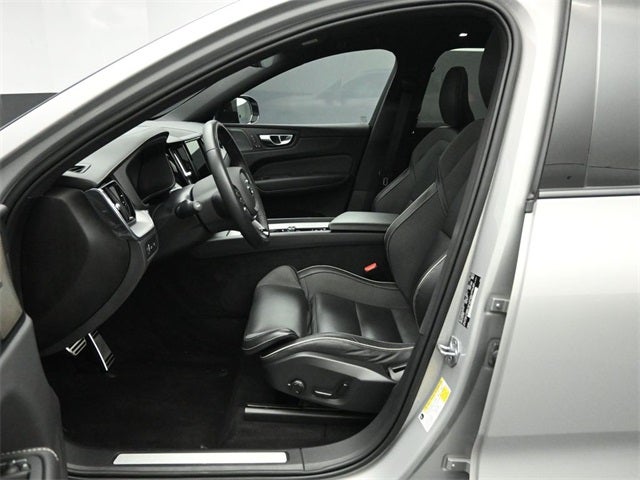 2022 Volvo XC60 Recharge Plug-In Hybrid T8 R-Design