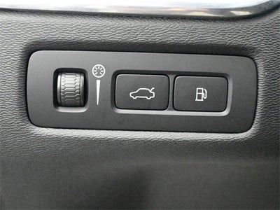 2022 Volvo XC60 Recharge Plug-In Hybrid T8 R-Design