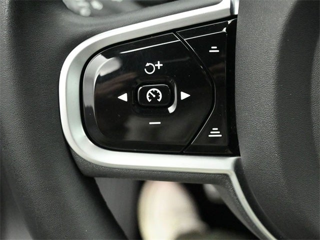 2022 Volvo XC60 Recharge Plug-In Hybrid T8 R-Design