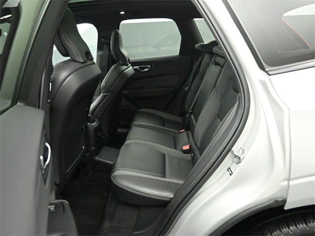 2022 Volvo XC60 Recharge Plug-In Hybrid T8 R-Design