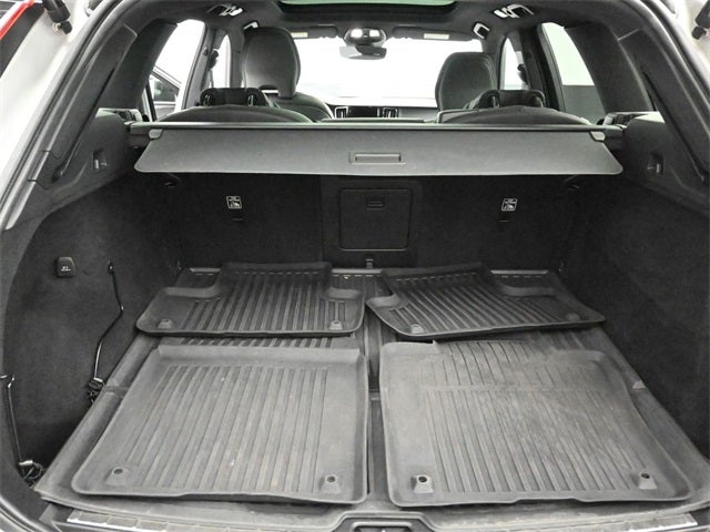 2022 Volvo XC60 Recharge Plug-In Hybrid T8 R-Design