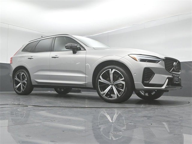 2022 Volvo XC60 Recharge Plug-In Hybrid T8 R-Design