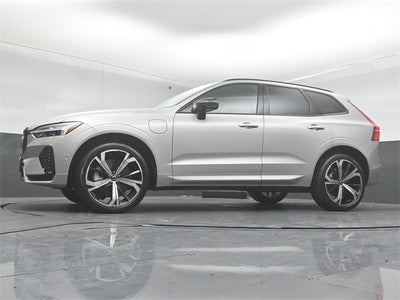 2022 Volvo XC60 Recharge Plug-In Hybrid T8 R-Design