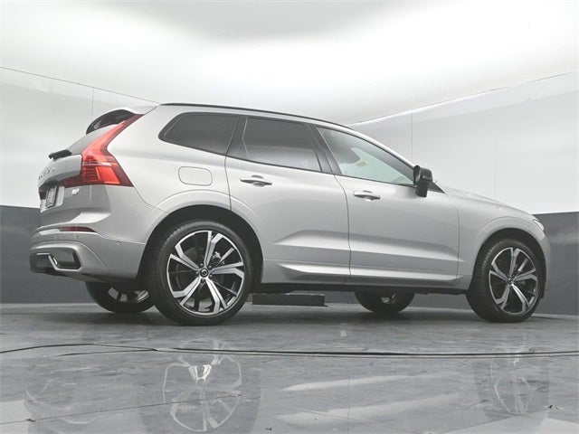 2022 Volvo XC60 Recharge Plug-In Hybrid T8 R-Design