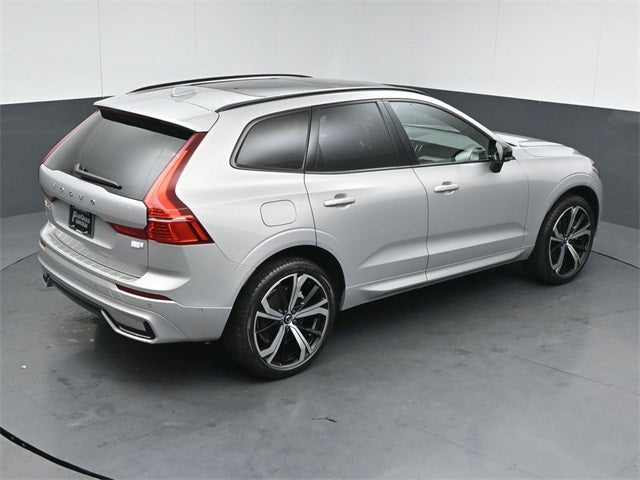 2022 Volvo XC60 Recharge Plug-In Hybrid T8 R-Design