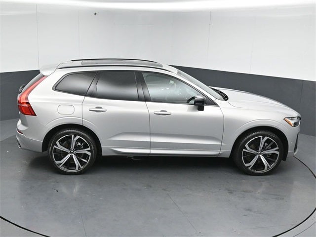 2022 Volvo XC60 Recharge Plug-In Hybrid T8 R-Design