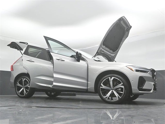 2022 Volvo XC60 Recharge Plug-In Hybrid T8 R-Design