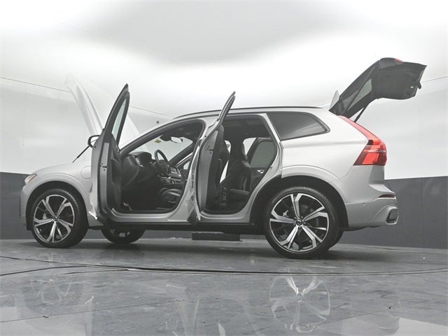 2022 Volvo XC60 Recharge Plug-In Hybrid T8 R-Design