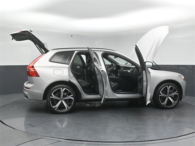 2022 Volvo XC60 Recharge Plug-In Hybrid T8 R-Design