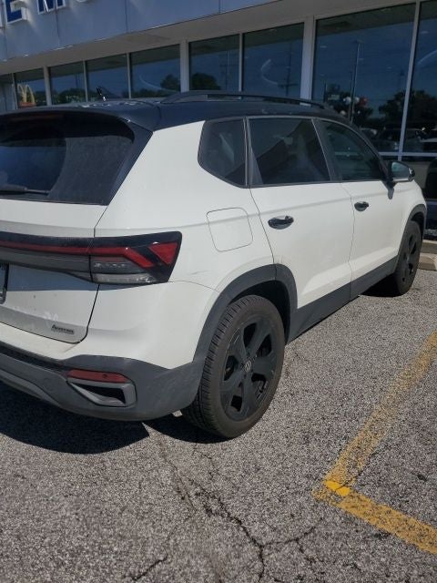 2025 Volkswagen Taos 1.5T SE Black