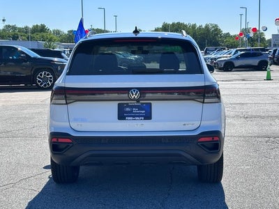 2025 Volkswagen Taos 1.5T SE Black