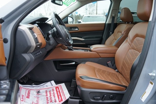 2022 Nissan Pathfinder Platinum