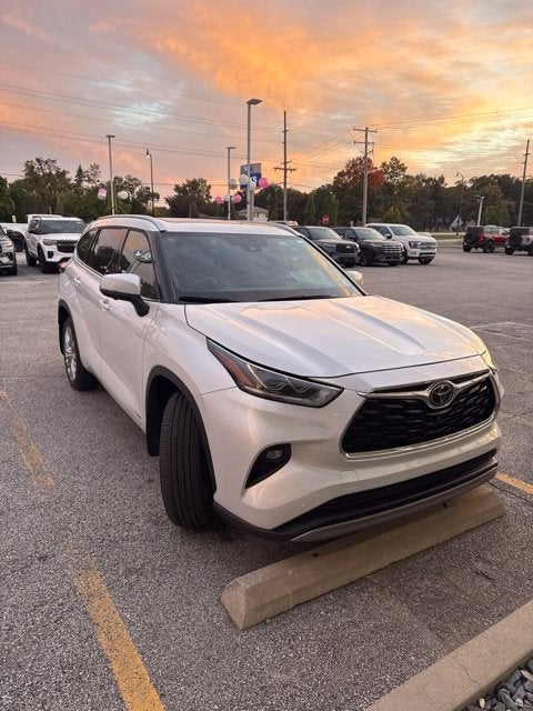2026 Toyota Highlander Hybrid Platinum