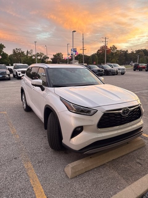 2026 Toyota Highlander Hybrid Platinum