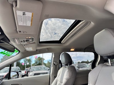 2022 Toyota Sienna XLE 8 Passenger