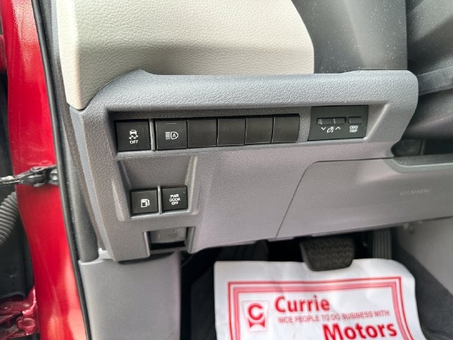 2022 Toyota Sienna XLE 8 Passenger